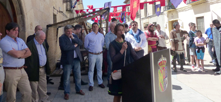 La presidenta de la Diputación pregona el inicio de la XVI Feria Medieval de Tamajón