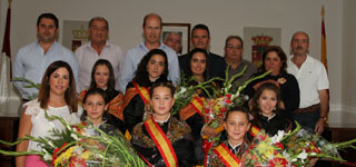 Carrozas y pregón preceden al chupinazo en Pareja