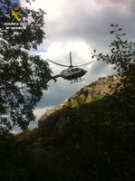 La Guardia Civil rescata a una mujer que sufrió un accidente practicando senderismo en Valverde de los Arroyos