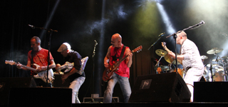 3.000 fans corean el veinte de abril de Celtas Cortos un seis de septiembre, en Trillo