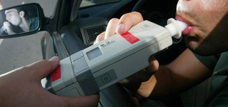 Cuatro detenidos por conducir en 'brazos de Baco' por Guadalajara