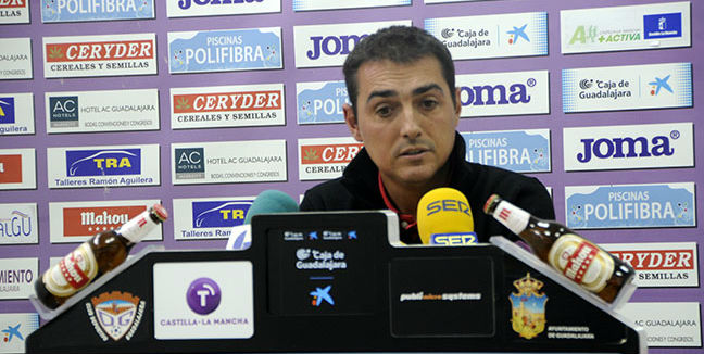 Salvachúa: 'Nadie puede quitar a los jugadores la ilusión que tienen por continuar como líderes'