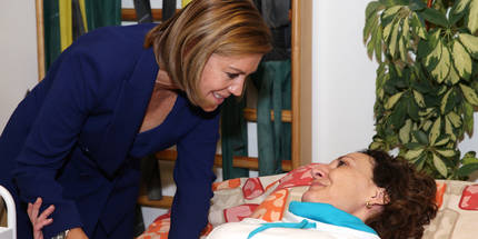 Cospedal visita la Asociación de Esclerosis Múltiple de Toledo. (Foto: Gobierno regional)