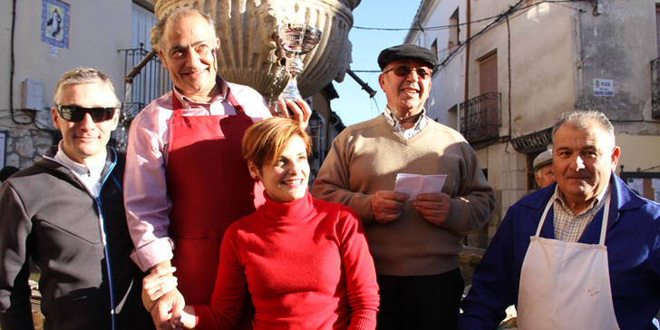 Gachas, villancicos, jotas y repostería en la Plaza de los Cuatro Caños de Pastrana