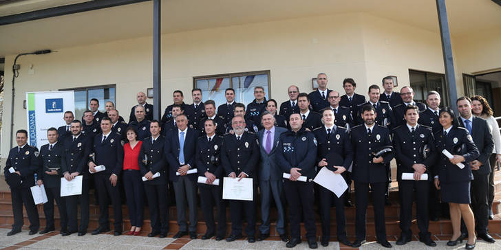 Un total de 51 policías locales reciben las distinciones de especialistas en Seguridad Vial