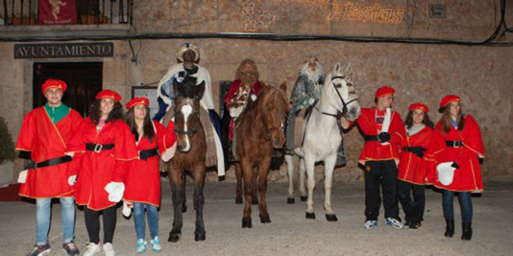 Los Reyes Magos llegaron a caballo a Fuentenovilla