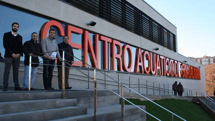 El Centro Acuático Municipal recibe la visita de sus futuros usuarios en la jornada de puertas abiertas
