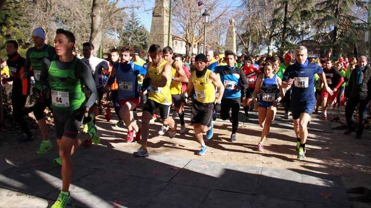 Quinientos corredores despiden deportivamente el año en la IV San Silvestre Seguntina