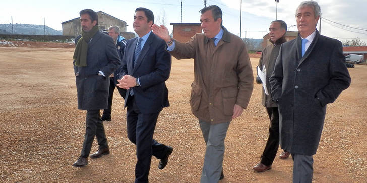 Echániz visita las obras de mejora del aparcamiento del Hospital Universitario de Guadalajara