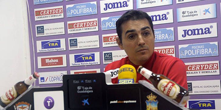 Salvachúa: Quiero que el público entienda que el partido del domingo ante el Real Unión es muy importante