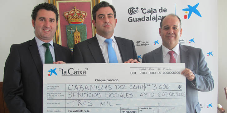 Cabanillas recibe 3.000 euros de ‘la Caixa’ para ayudar a las familias con menos recursos a pagar la luz y el gas