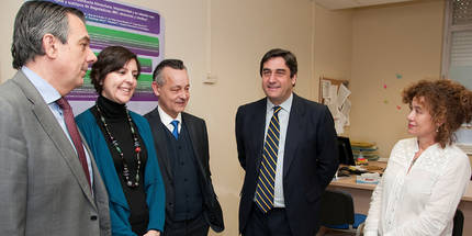 Echániz visita el Hospital de Día Infanto Juvenil de Guadalajara.