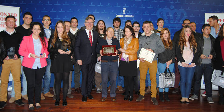 Una alumna del IES Luis de Lucena representará a Castilla-La Mancha en la nacional de Skill de Estética