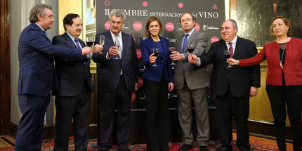 Cospedal señala que tenemos que colocar al vino de Castilla-La Mancha “en todos los mercados y en todos los continentes”