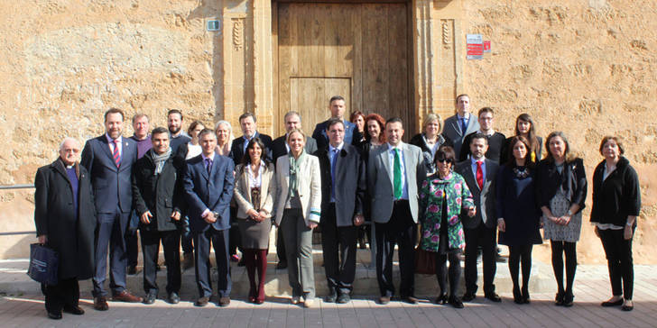 Casero traslada a los “municipios teresianos” el compromiso de Cospedal “para preservar el legado de Santa Teresa”