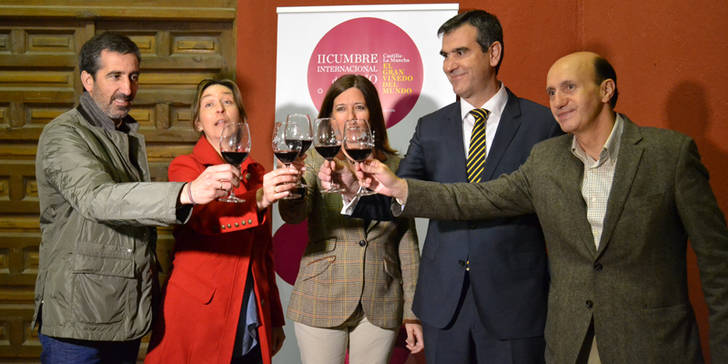Las instituciones respaldan la Noche en vino