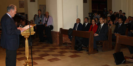 José María Bris ensalza a Santa Teresa de Jesús y recuerda a Carlos Santiesteban en su pregón de Semana Santa