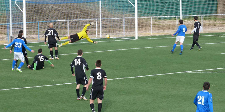 El C.D.Yunquera se muestra intratable en su partido frente a la Cultural Espinosa (9-0)