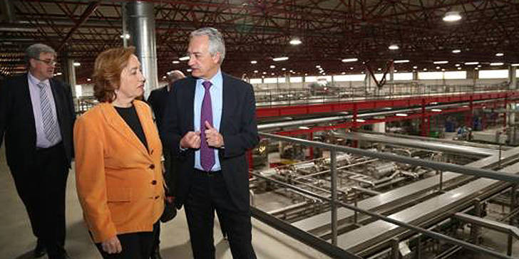 Soriano visita el Centro de Producción de Mahou en Alovera