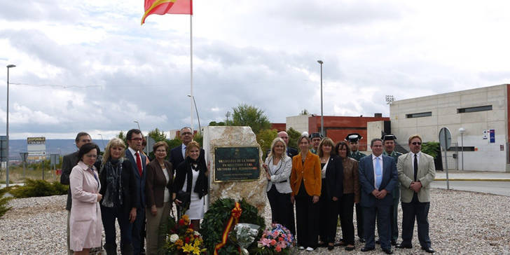 Imagen de la inuaguración de la glorieta homenaje a las Víctimas del Terrorismo.