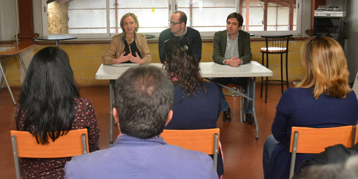 Carmen Casero: “La columna vertebral del futuro de Yunquera pasa por colaborar con los empresarios para crear empleo, como hará Lucas Castillo”