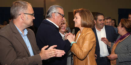 Cospedal diferencia entre el PP, que paga la sanidad y educación para que sigan siendo públicas y el PSOE, 'que los dejó en quiebra'