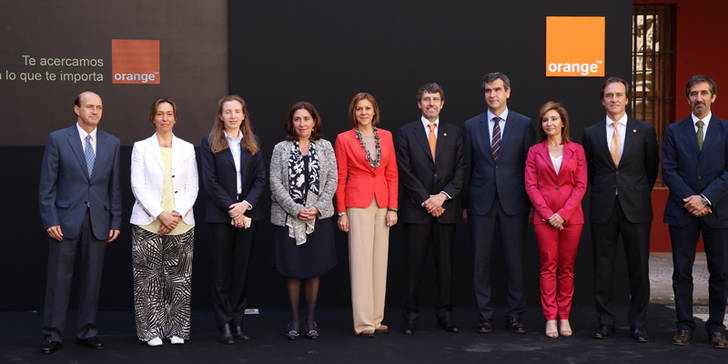 Cospedal agradece a Orange su contribución para que el acceso a las nuevas tecnologías “esté al alcance de todos los ciudadanos de la región”