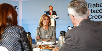 María Dolores Cospedal en el desayuno con empresarios de la región.
