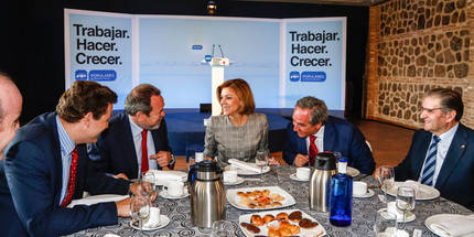 María Dolores Cospedal en el desayuno con empresarios de la región.
