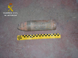 La Guardia Civil desactiva un proyectil de artillería de la Guerra Civil en Villaviciosa de Tajuña