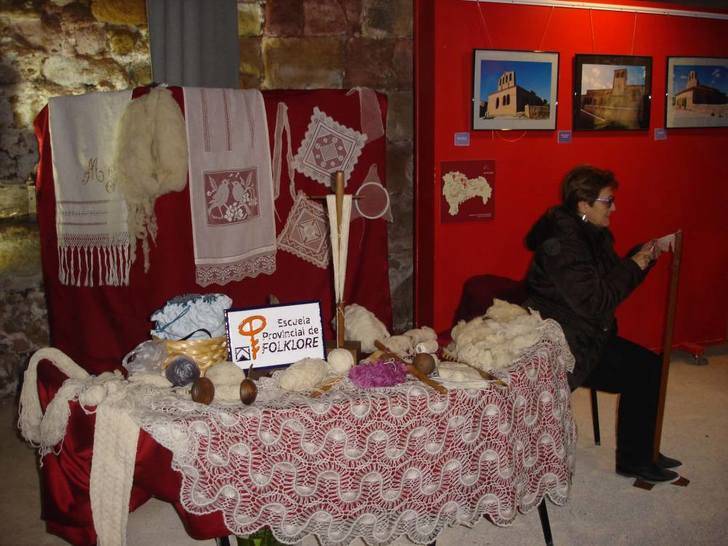 Demostraciones de artesanía de la Escuela de Folklore en Brihuega este sábado