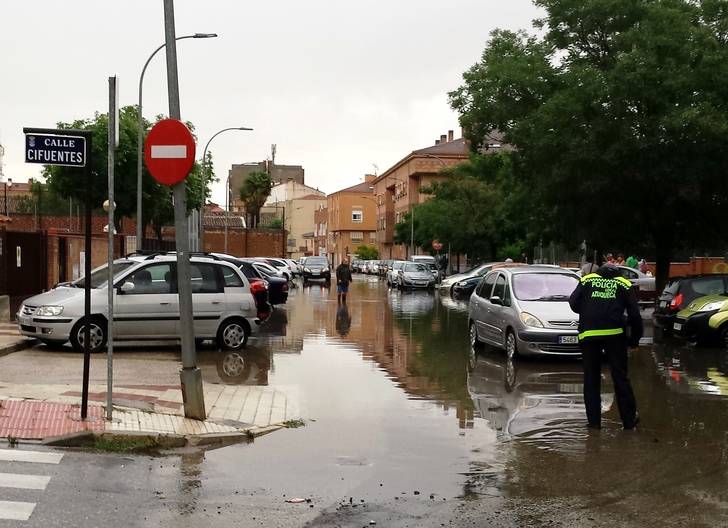 Hormaechea afirma que las lluvias de este lunes demuestran una vez más la dejadez socialista en el mantenimiento de infraestructuras para evitar inundaciones