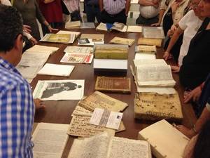 Éxito de la visita guiada al Archivo Provincial, con más de 20 vecinos de Cabanillas