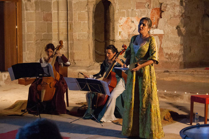 La Asociación de Amigos de la Iglesia de Santiago se prepara para su gran día