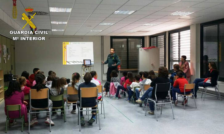 La Guardia Civil ha impartido 184 conferencias en centros de enseñanza de la provincia