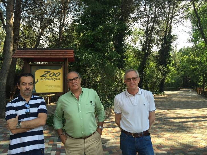 El zoo municipal, objeto de diversas actuaciones de saneamiento de la vegetación