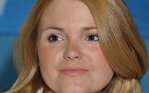 La alcaldesa de Podemos en Villanueva quita las escuelas municipales de fútbol y se las da al club que gestiona el marido de la concejal de Deportes