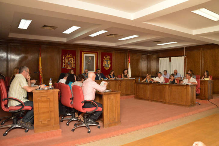 Azuqueca aprueba que se favorezca una mayor y más transparente participación de empresas