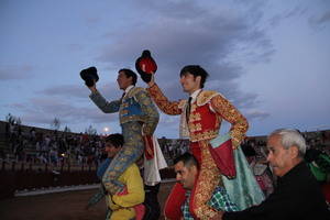 Adrián Henche y Miguel Angel Silva abren la puerta grande de Las Cruces de Sigüenza