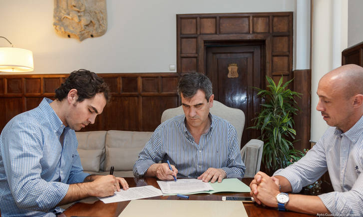 Suscrito el contrato para la gestión de la plaza de toros durante los próximos cuatro años