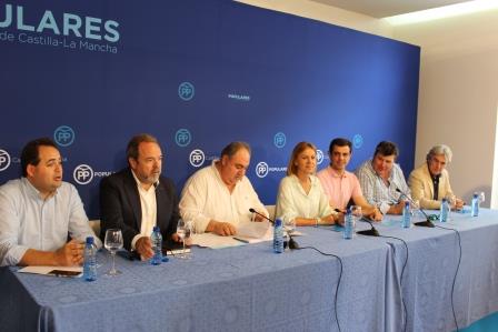 Cospedal asegura que Page busca excusas para freír a impuestos a los ciudadanos de Castilla-La Mancha