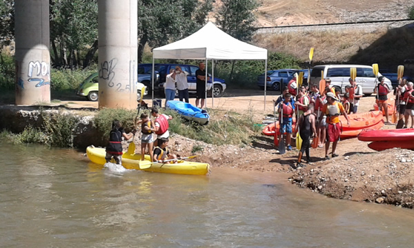 Cerca de medio millar de personas disfrutaron del IV Descenso del Henares en Jadraque