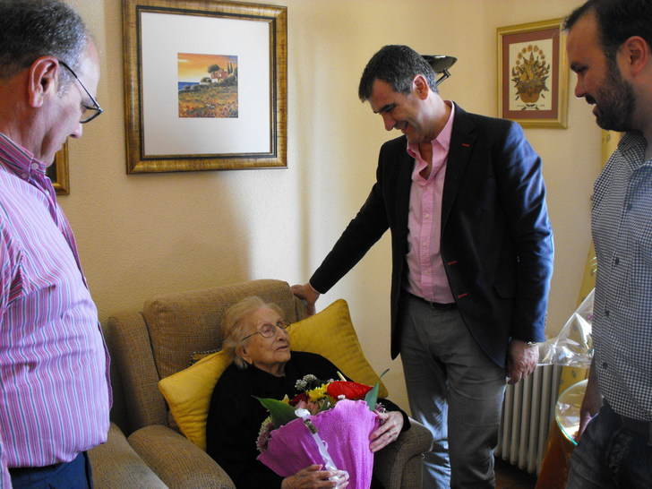 María de Diego Ranz, vecina de Usanos ha cumplido 100 años