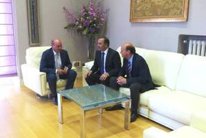 Latre recibe al delegado del Gobierno en Castilla-La Mancha