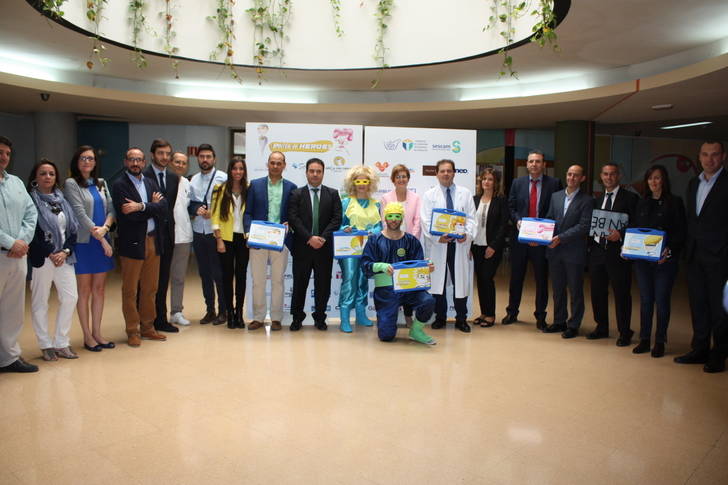 Los pacientes oncológicos infantiles del Complejo Hospitalario Universitario de Albacete se convierten en superhéroes para luchar contra el cáncer 