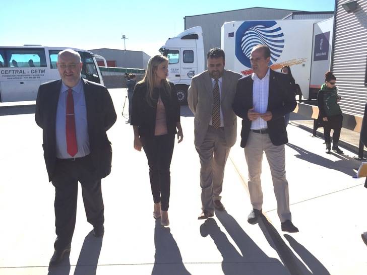 La consejera de Fomento pide al Gobierno de España que se siente a negociar alternativas al trasvase Tajo-Segura