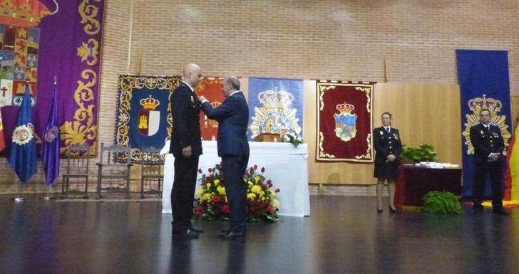 Latre asiste a la celebración de la festividad de los Ángeles Custodios, patrón de la policía