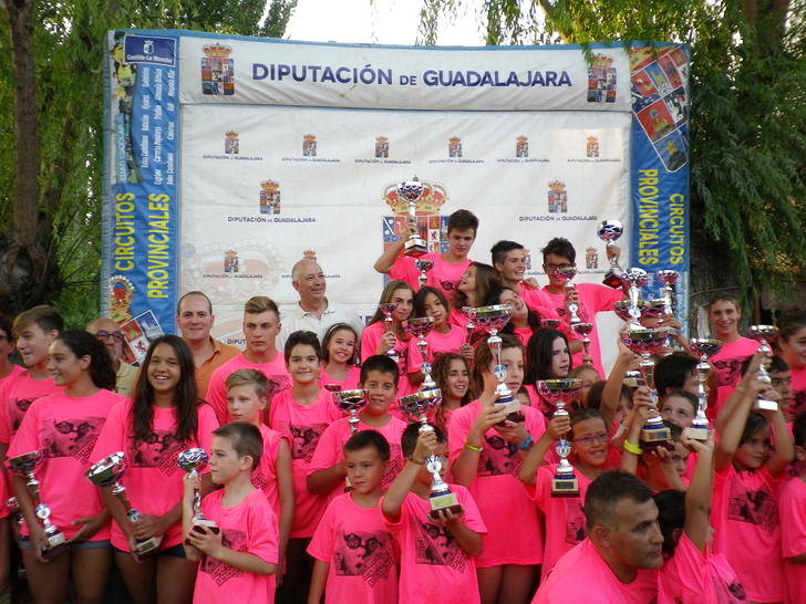 Casi 3.000 nadadores han participado en el exitoso Interpueblos de Natación