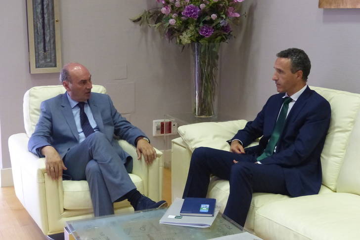 Latre traslada su apoyo a la UNED para seguir facilitando el acceso a la formación universitaria