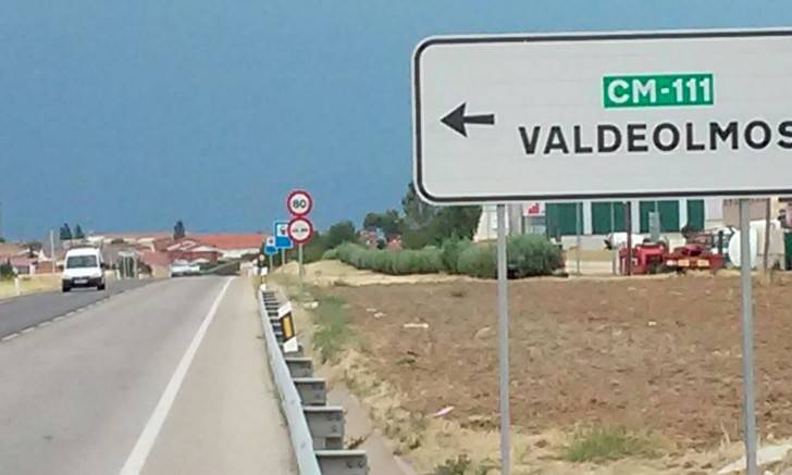 La diputada provincial de Ciudadanos Guadalajara visita los puntos negros de la N320